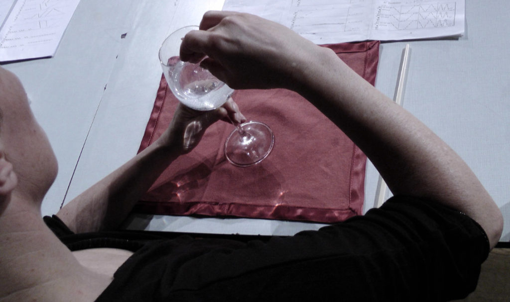 Henrik Kairies: Triosonate für Weingläser (2013)