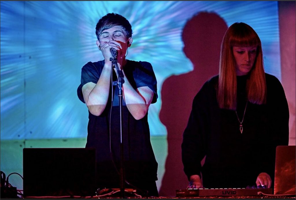 Elektronische Bilder und Musik - Konzert mit Elie Gregory & Sara Furlani