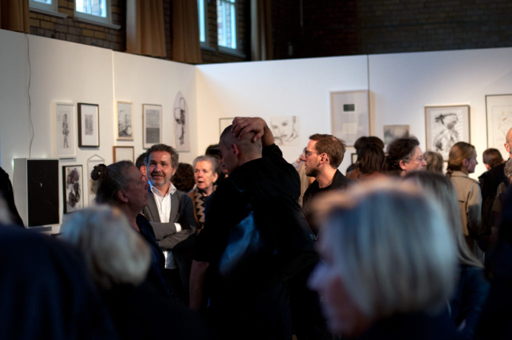 artspring 2018 – Bezirksbürgermeister Sören Benn in der Ausstellung artspring central, Foto: Franziska Messner