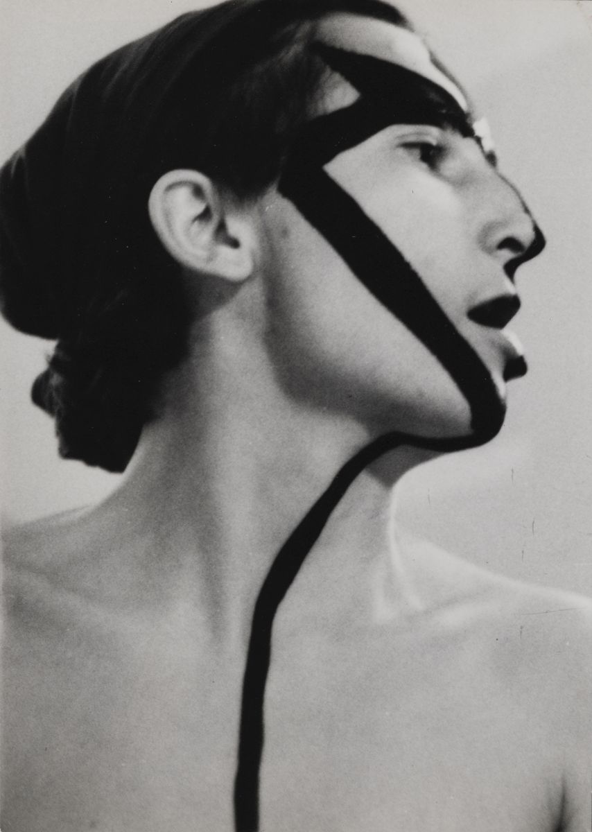 Katalogpräsentation zur Ausstellung von Gabriele Stötzer